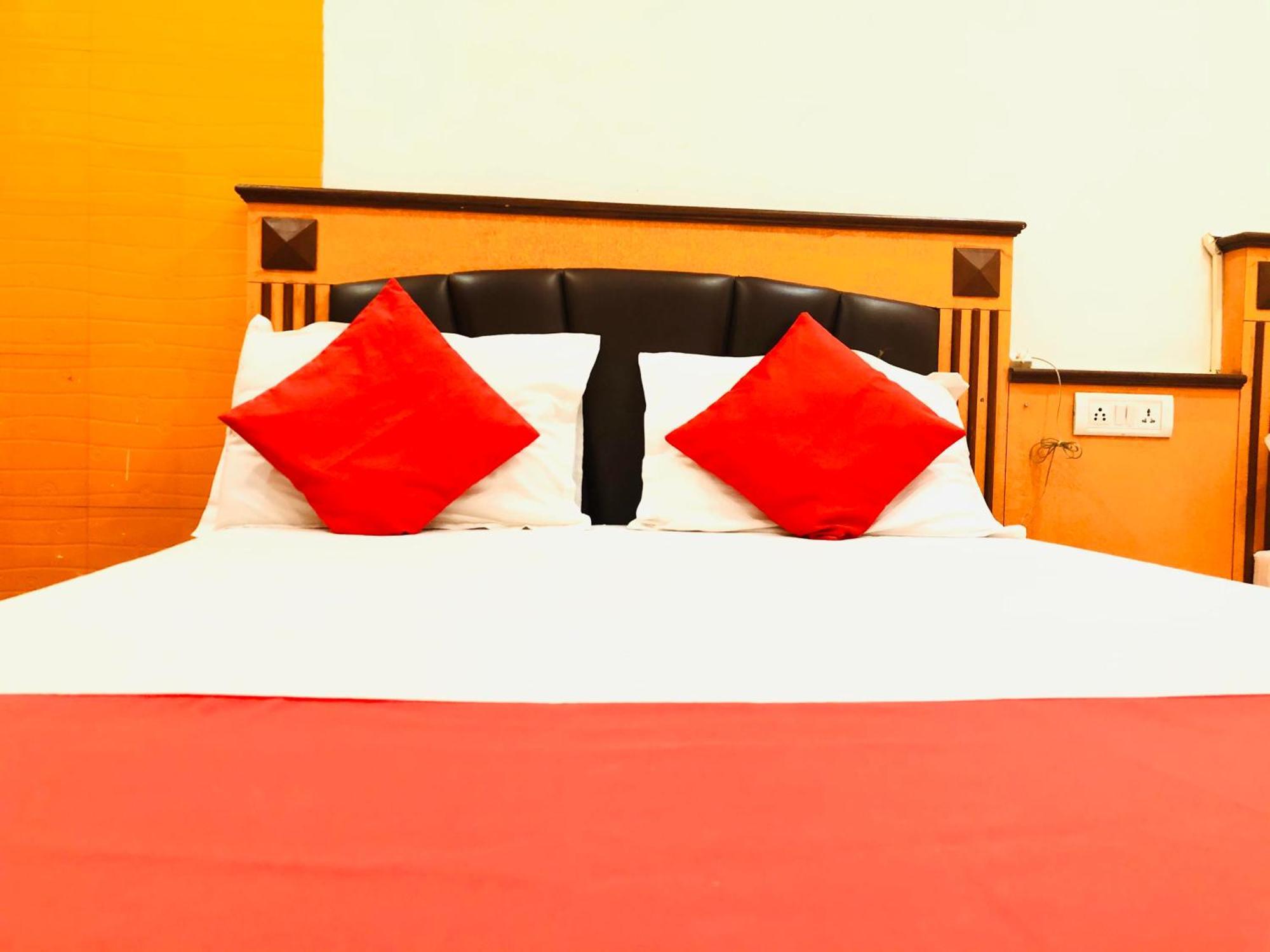 Hotel Volga 2 Mumbai Bagian luar foto